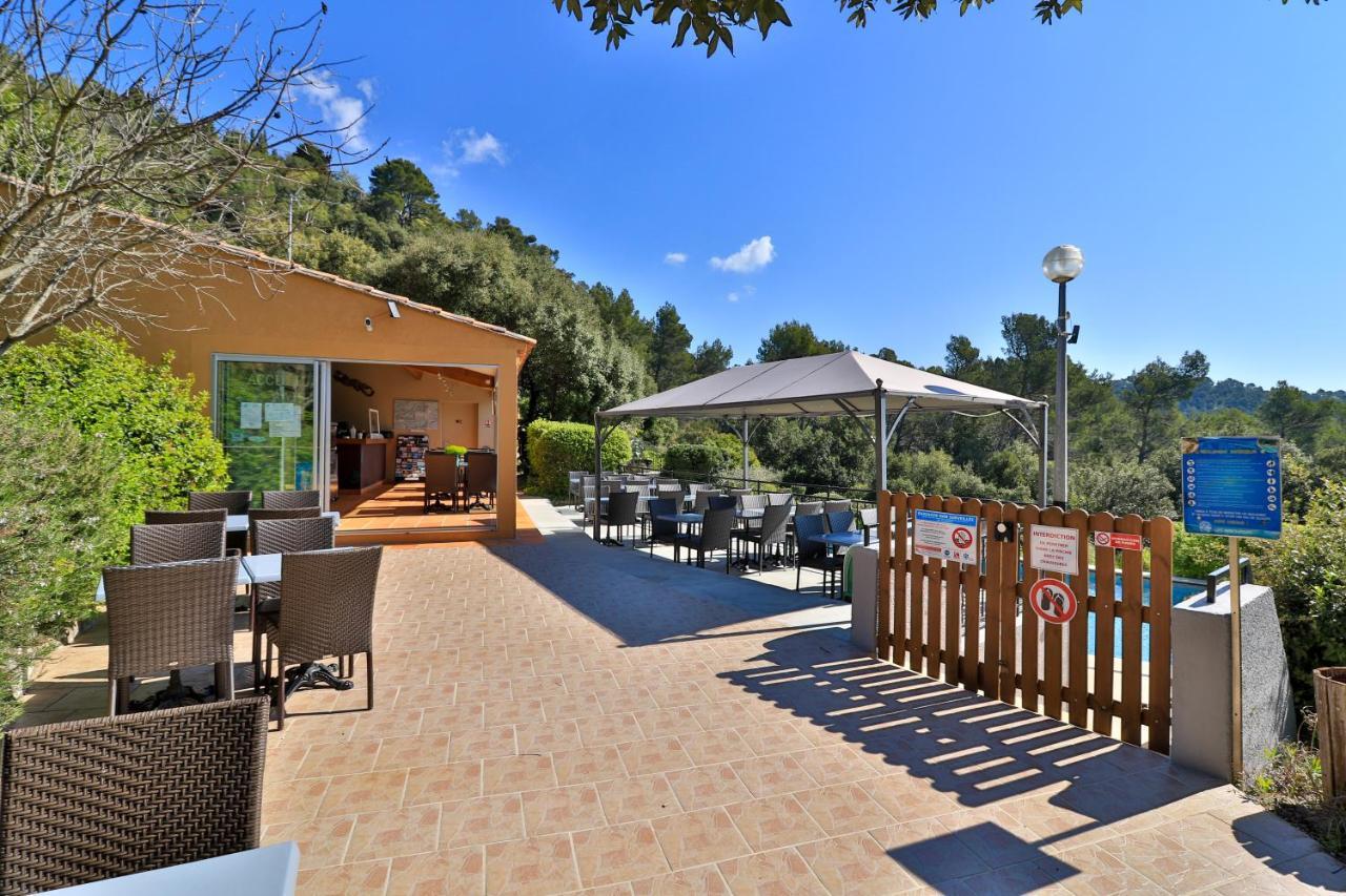 Les Arbousiers Village Hotel Provencal La Roquebrussanne المظهر الخارجي الصورة