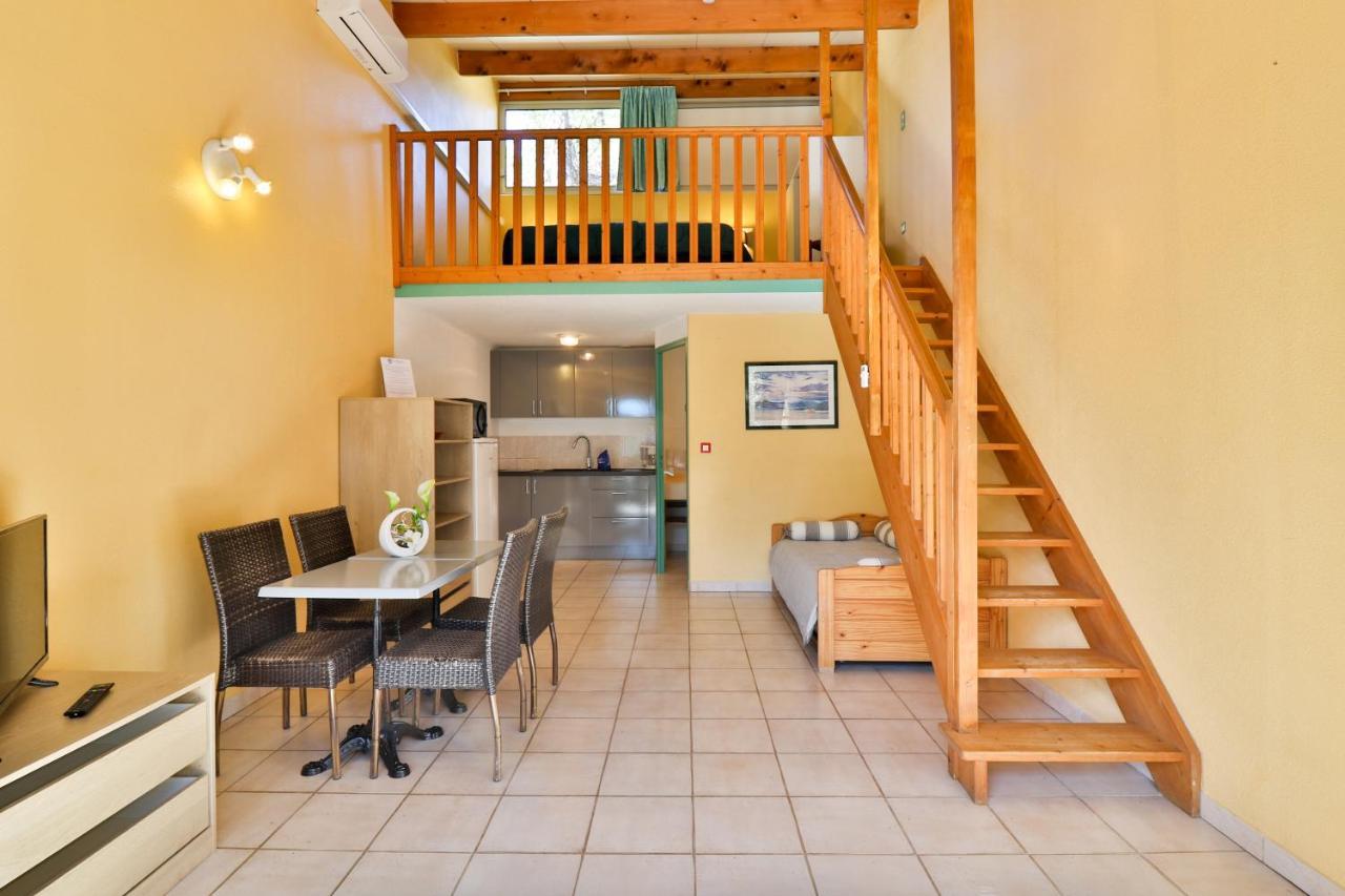 Les Arbousiers Village Hotel Provencal La Roquebrussanne المظهر الخارجي الصورة
