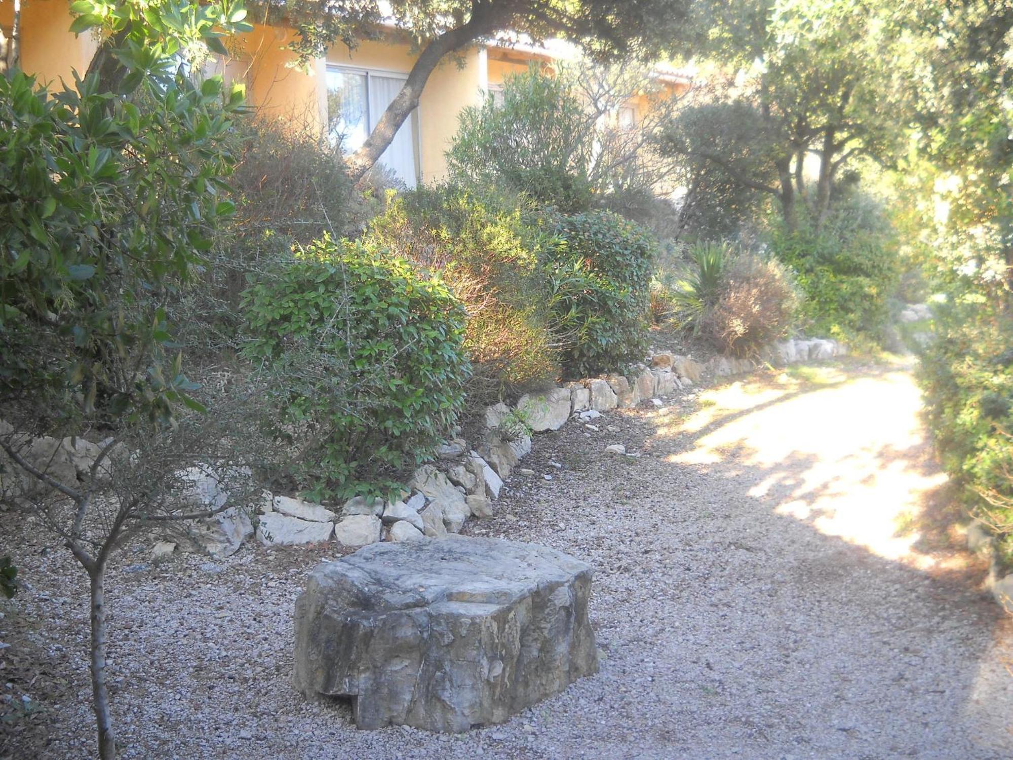 Les Arbousiers Village Hotel Provencal La Roquebrussanne المظهر الخارجي الصورة