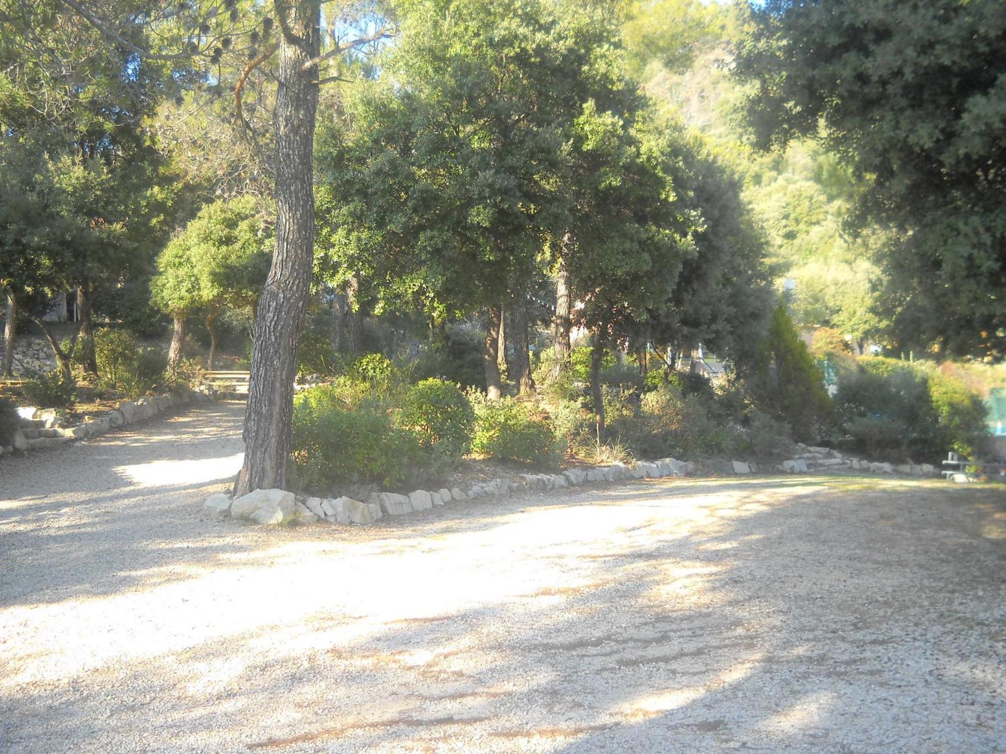 Les Arbousiers Village Hotel Provencal La Roquebrussanne المظهر الخارجي الصورة