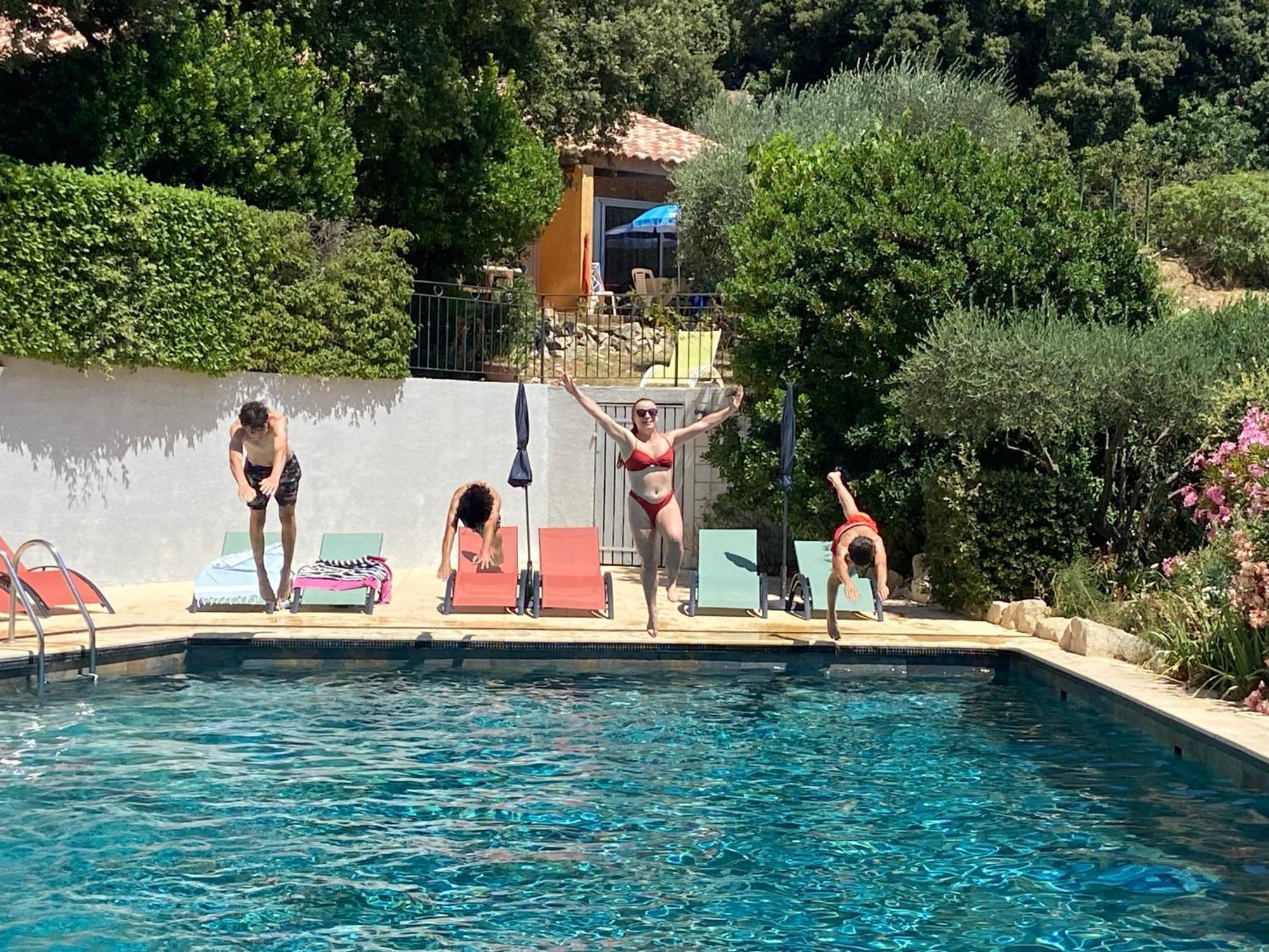 Les Arbousiers Village Hotel Provencal La Roquebrussanne المظهر الخارجي الصورة