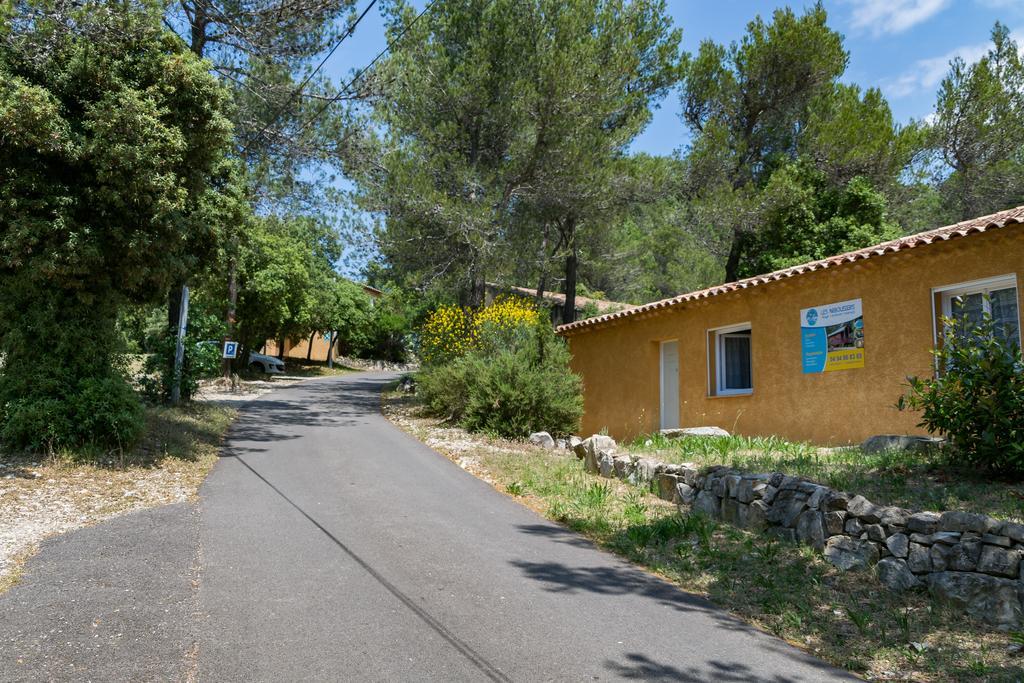 Les Arbousiers Village Hotel Provencal La Roquebrussanne المظهر الخارجي الصورة