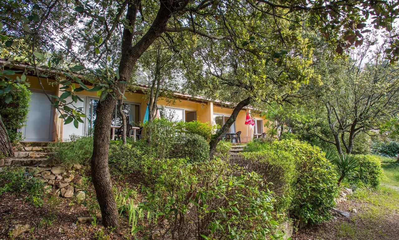 Les Arbousiers Village Hotel Provencal La Roquebrussanne المظهر الخارجي الصورة